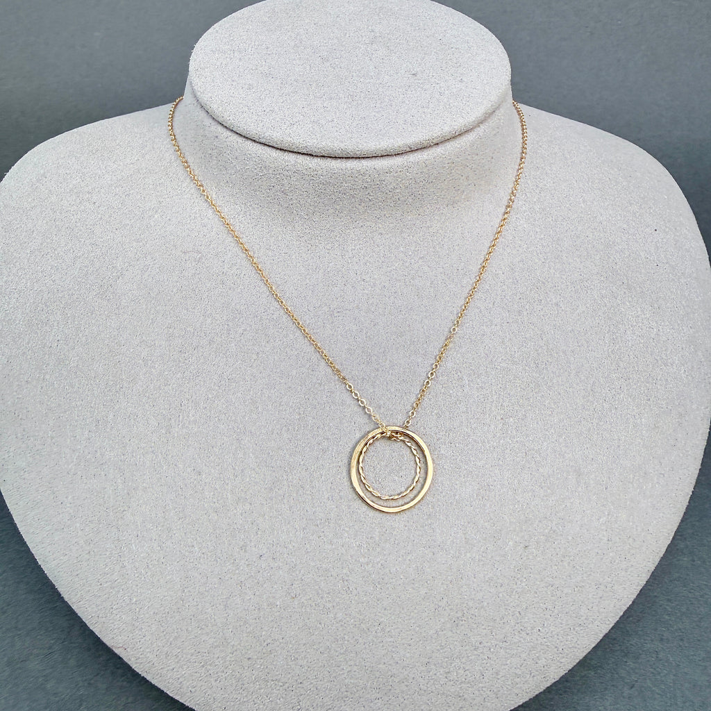 Gold double rings necklace