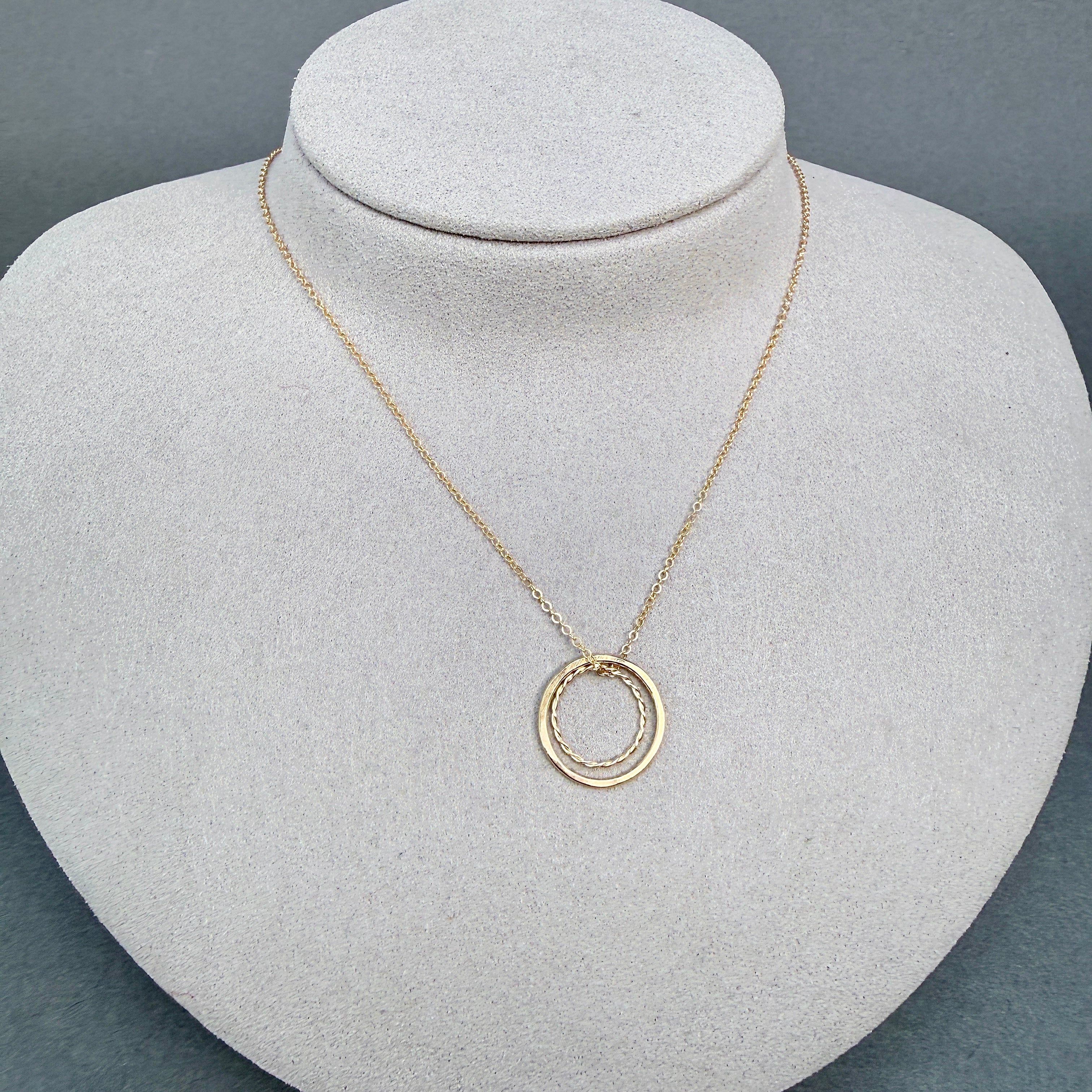 Gold double rings necklace