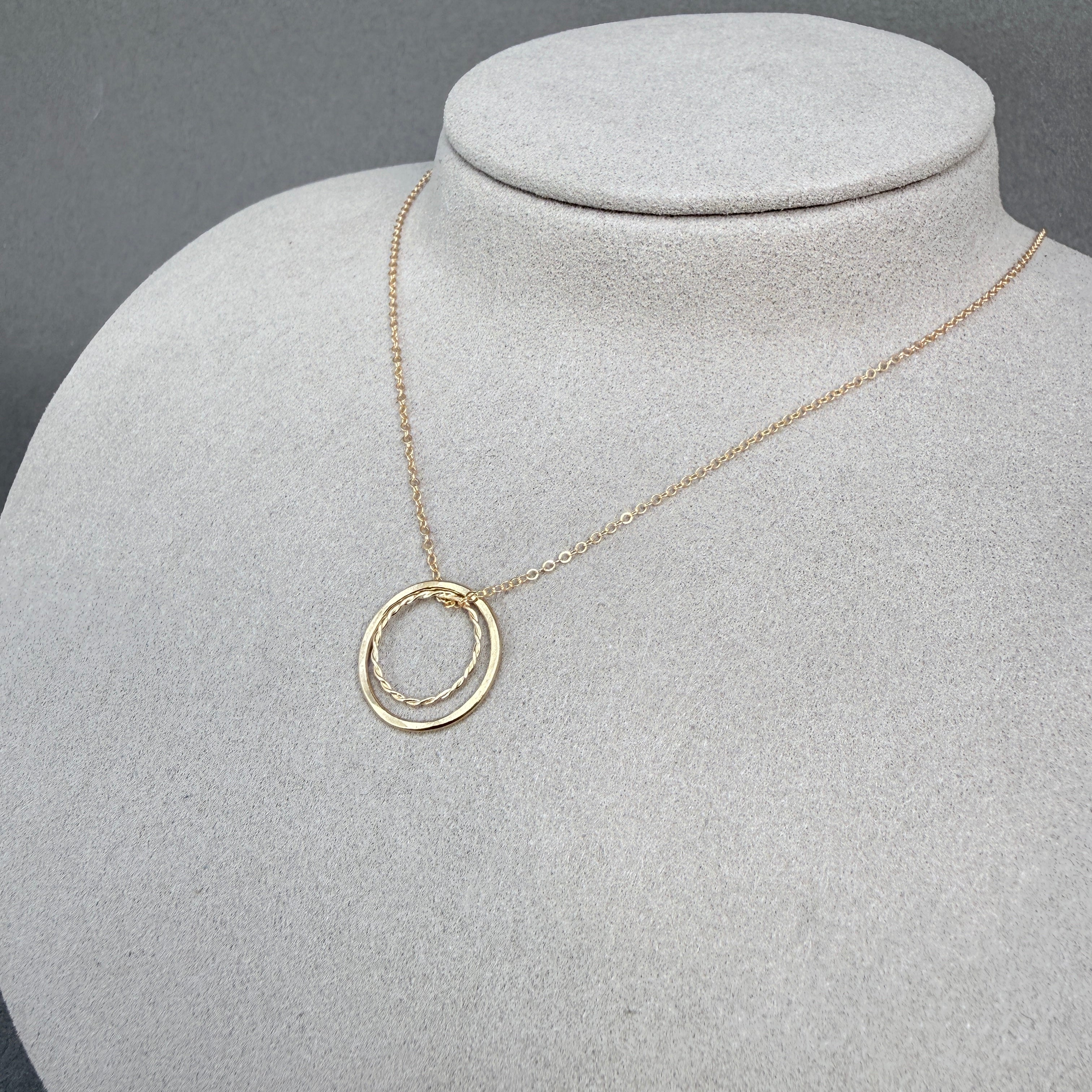 Gold double rings necklace