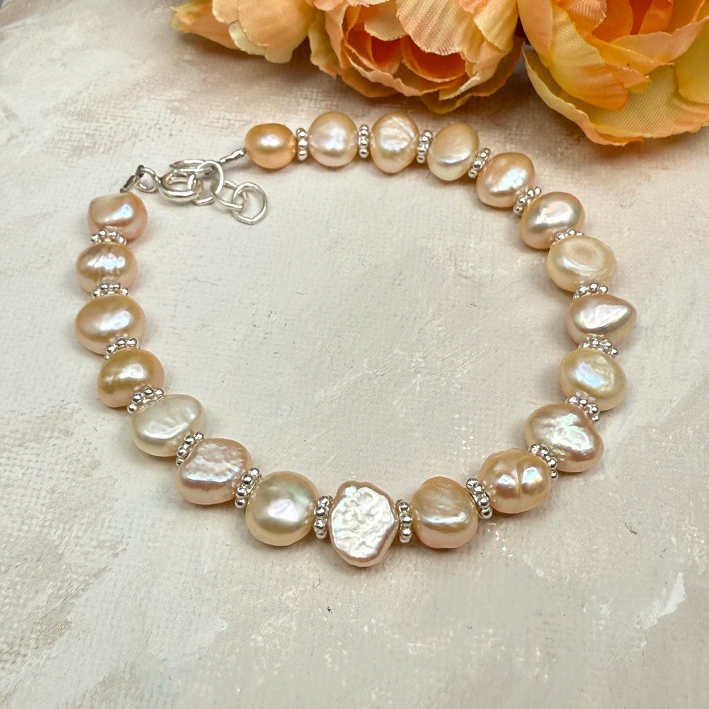Peachy baroque pearls bracelet