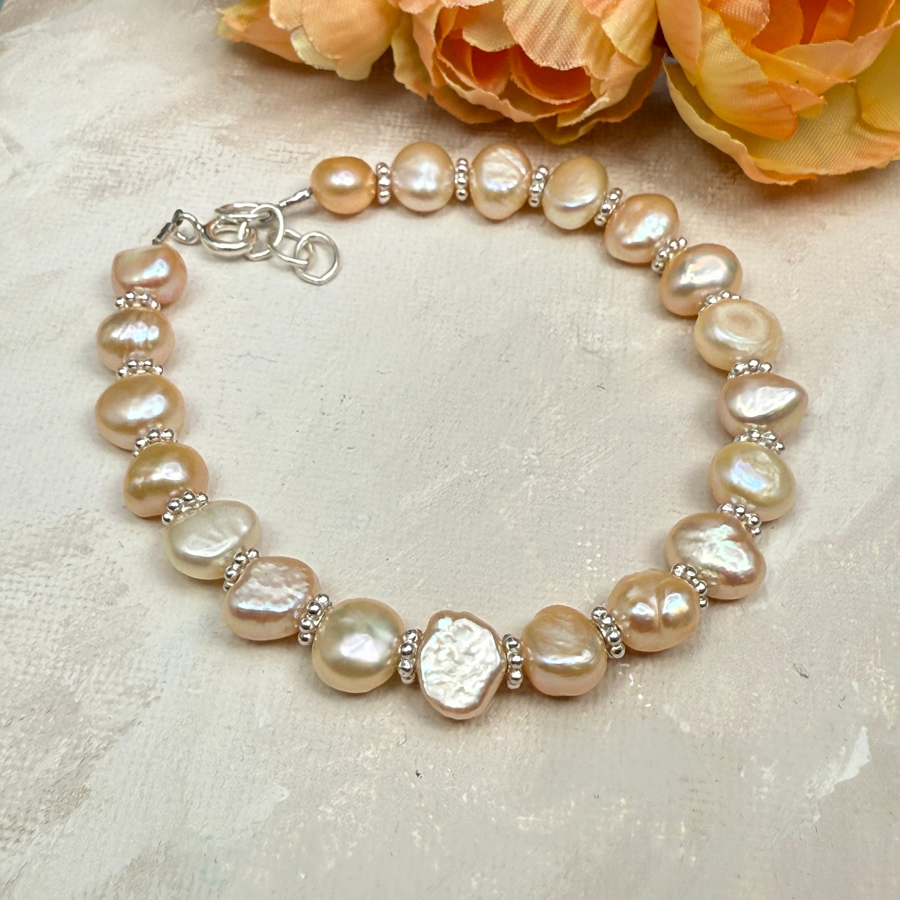 Peachy baroque pearls bracelet