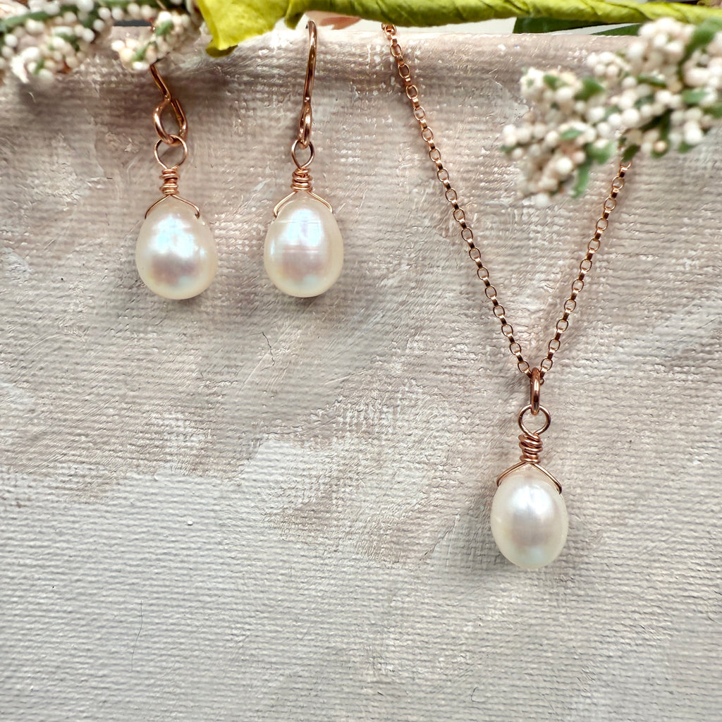 Pearls with Rose Gold Necklace and Earrings Set