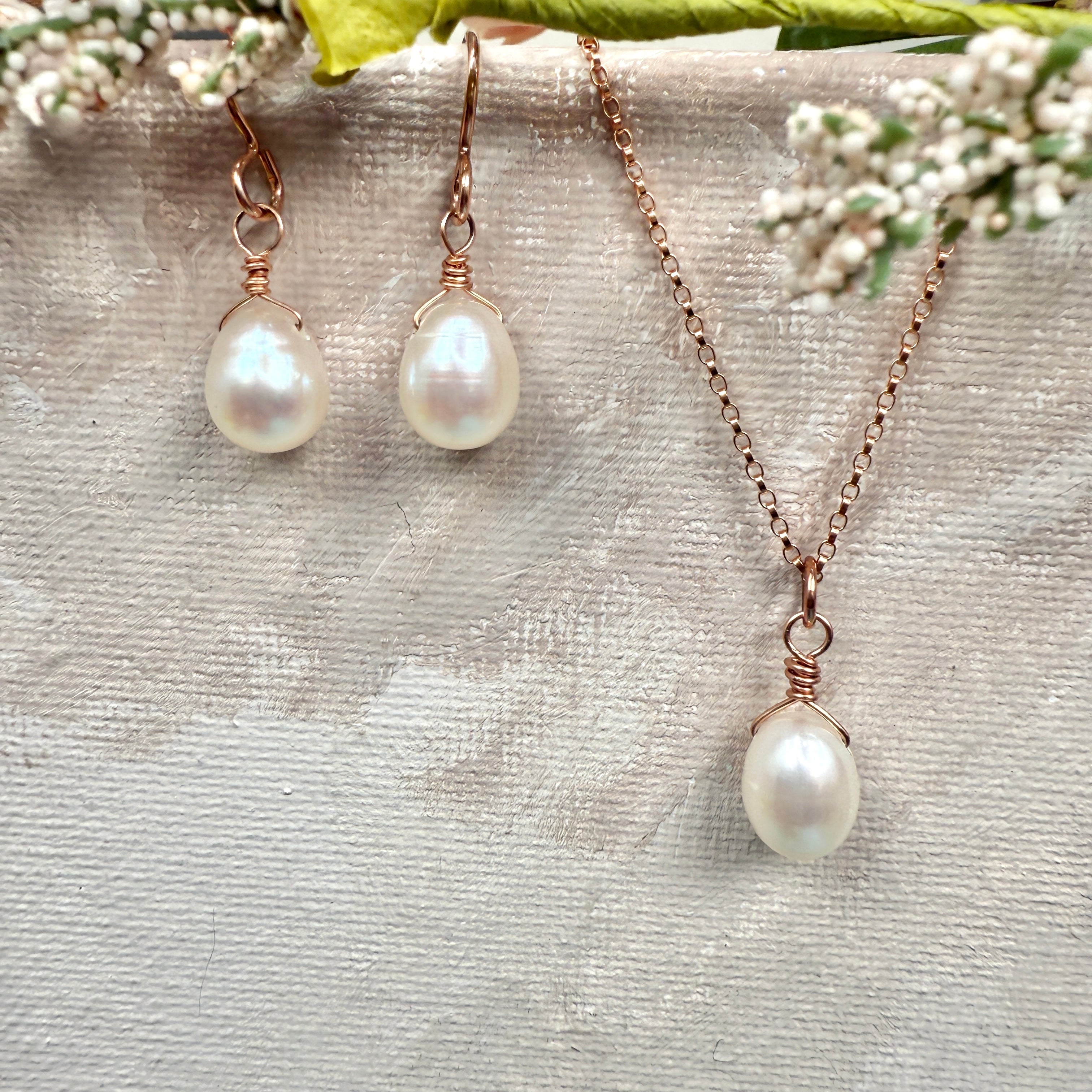 Pearls with Rose Gold Necklace and Earrings Set