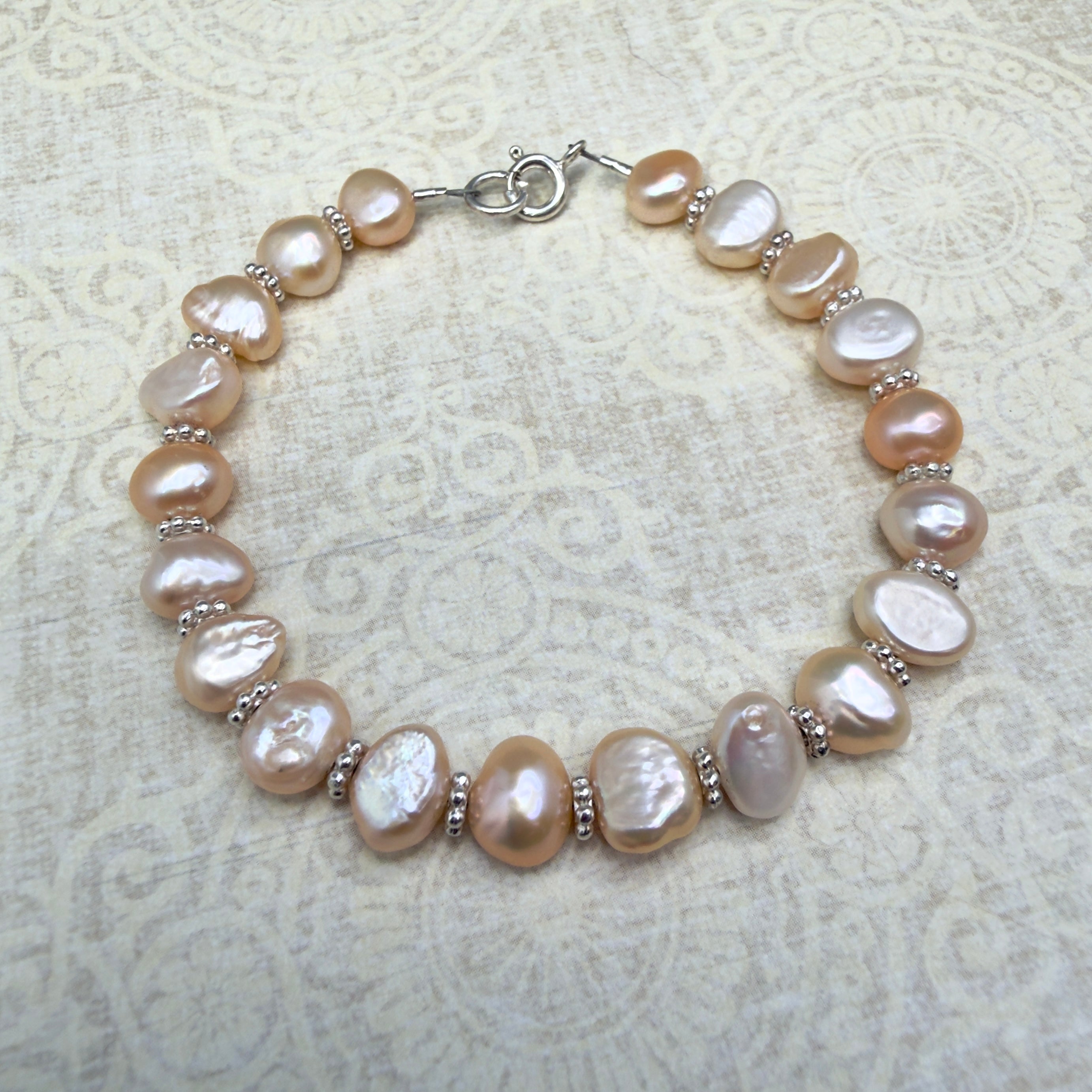 Peachy baroque pearls bracelet