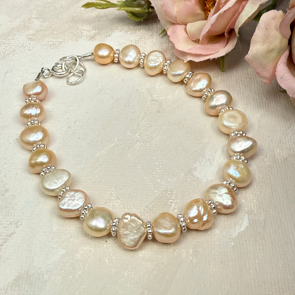 Peachy baroque pearls bracelet