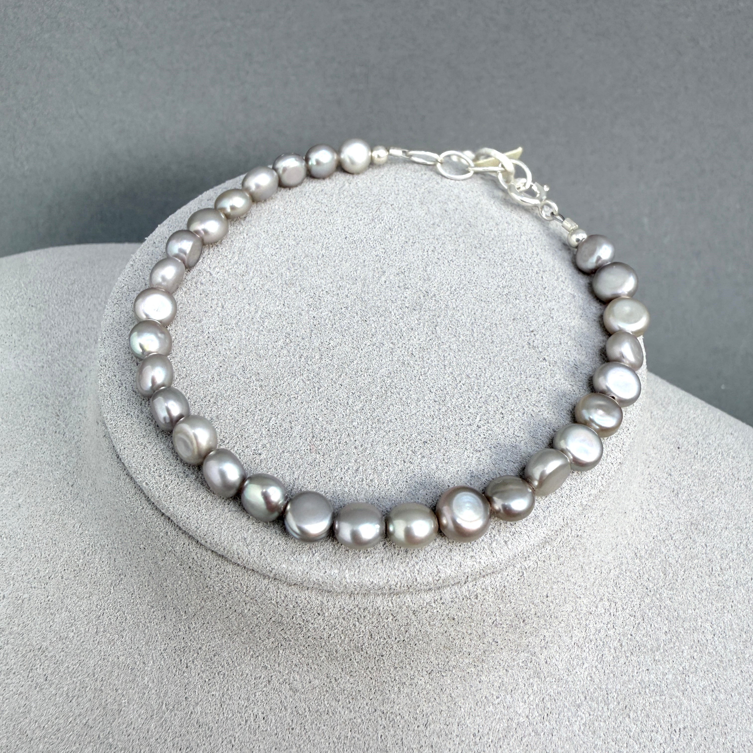 Gray Pearls Necklace and bracelet set