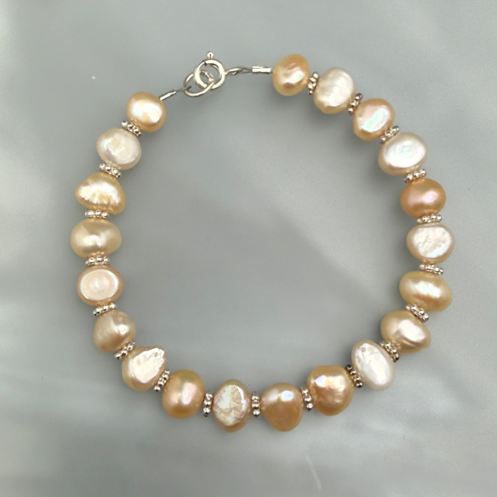 Peachy baroque pearls bracelet