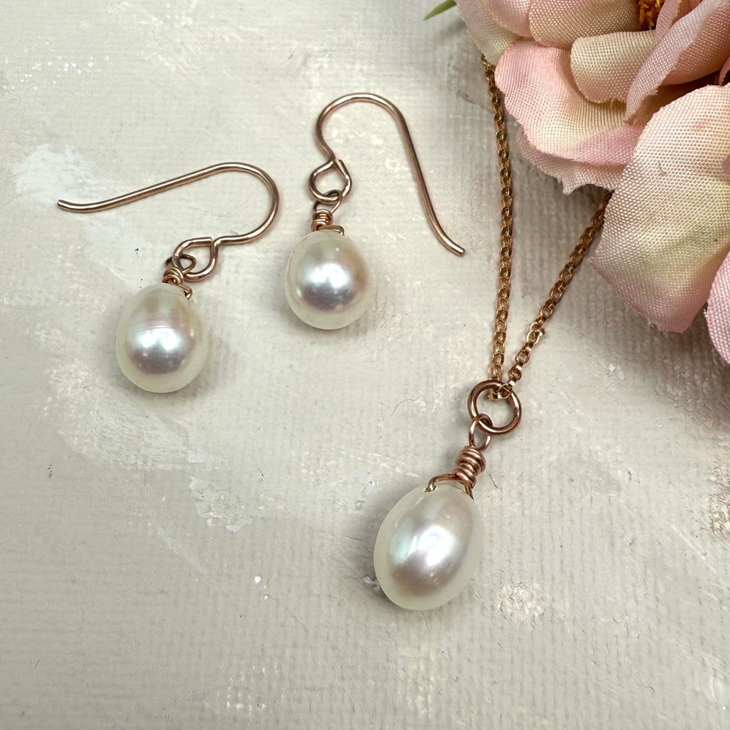 Pearls with Rose Gold Necklace and Earrings Set