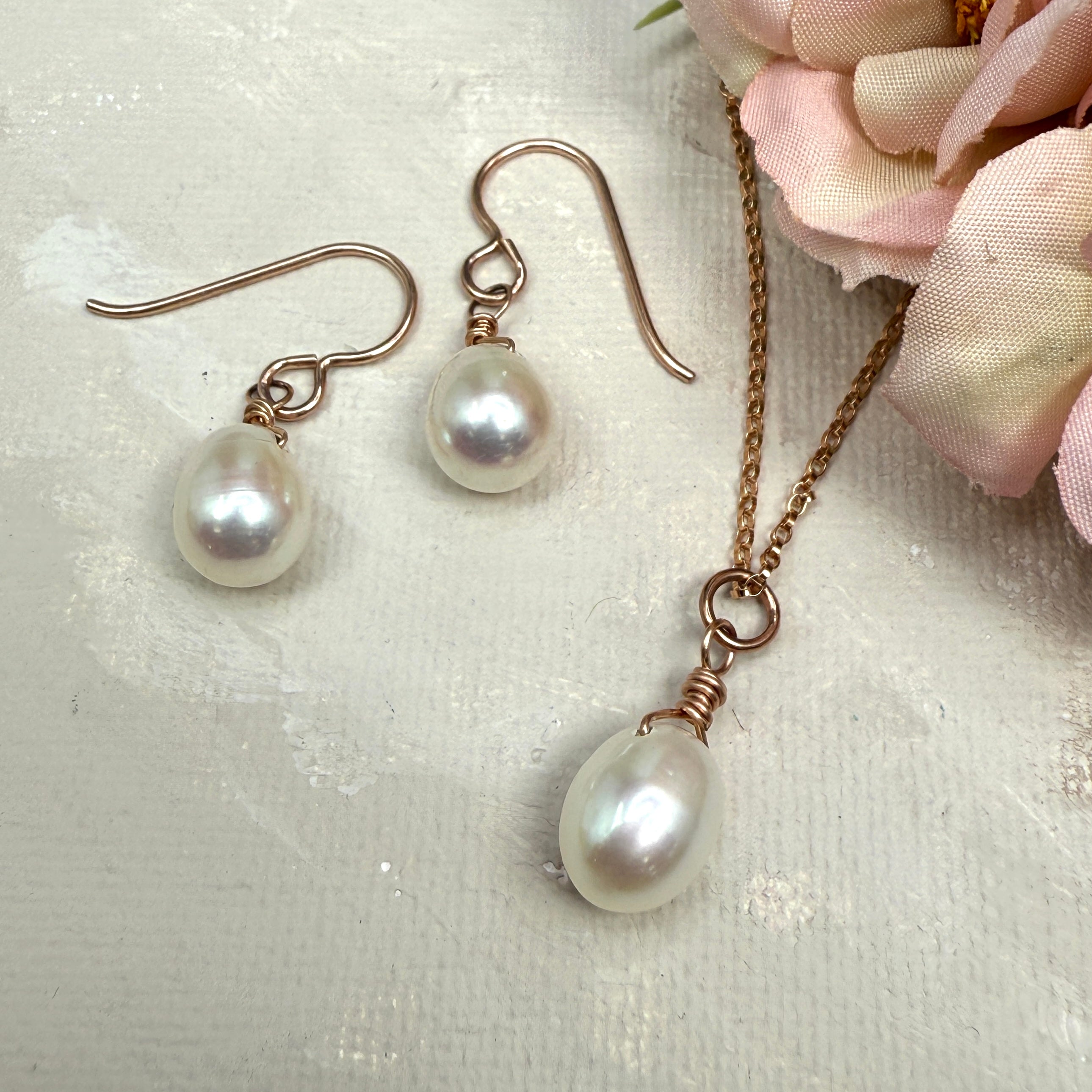 Pearls with Rose Gold Necklace and Earrings Set