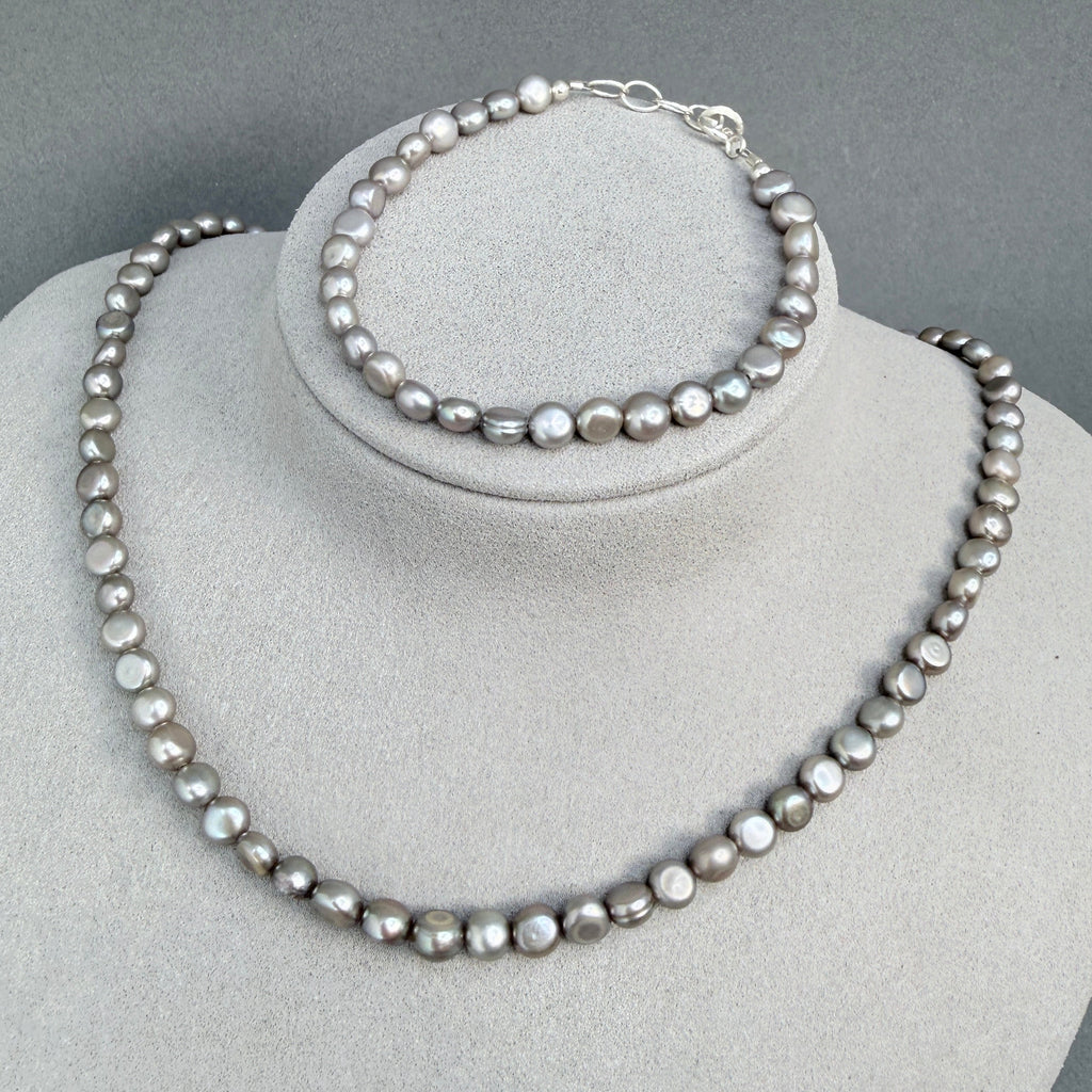 Gray Pearls Necklace and bracelet set