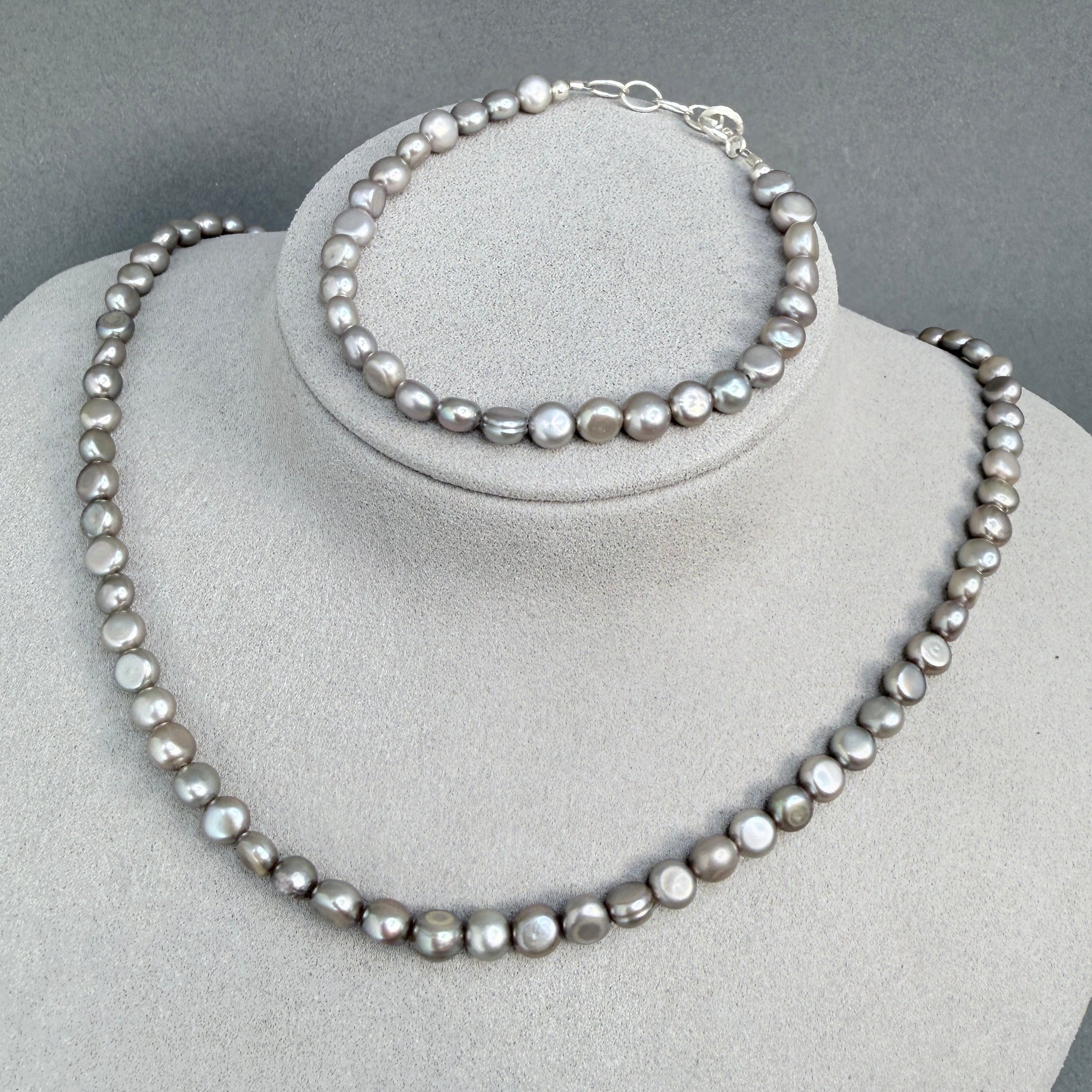 Gray Pearls Necklace and bracelet set