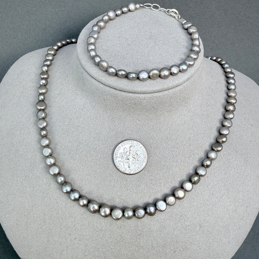 Gray Pearls Necklace and bracelet set