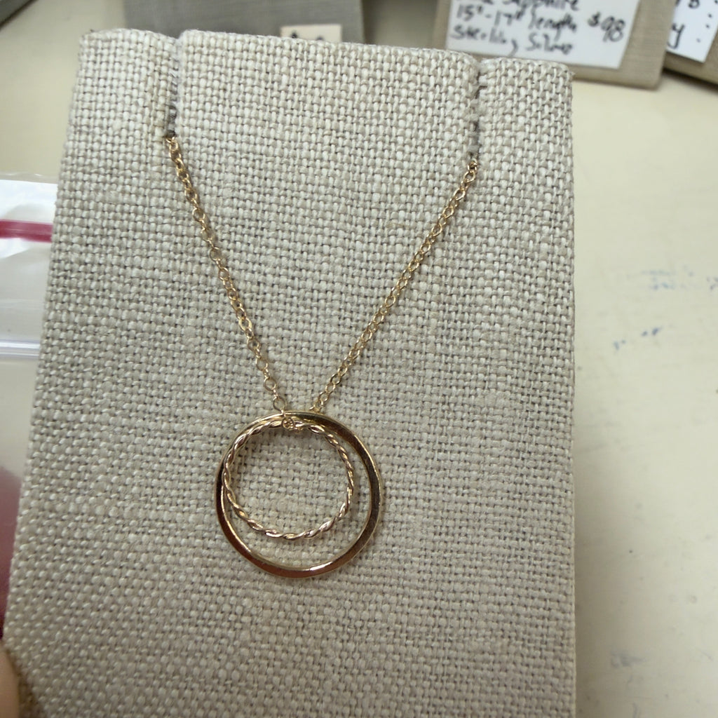 Gold double rings necklace