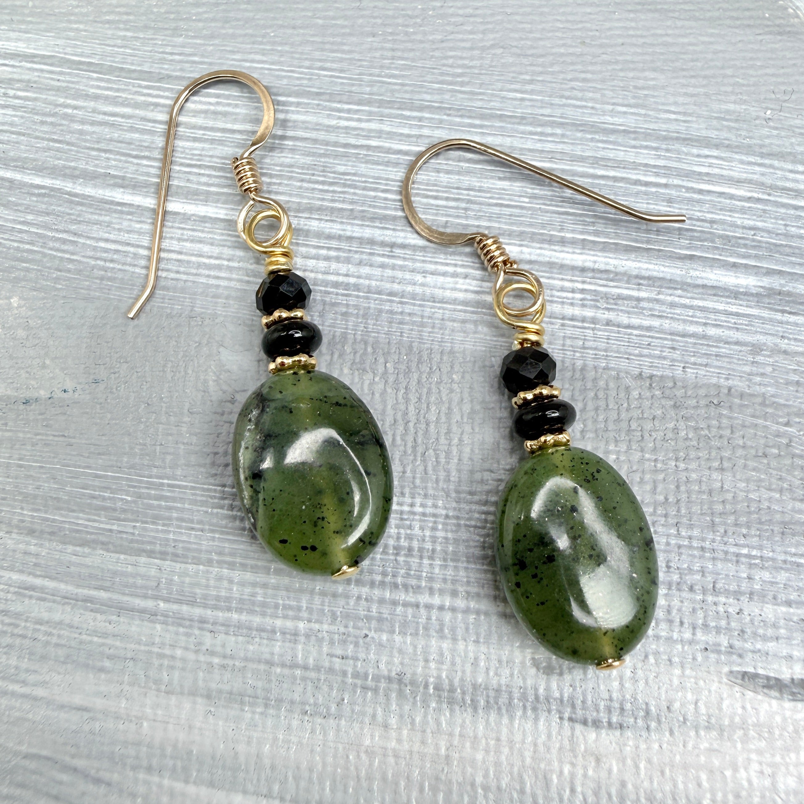 Jade with Black Necklace, Bracelet, Earrings - in gold